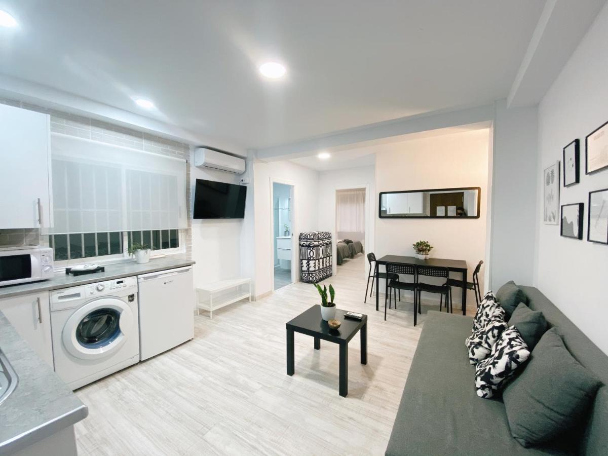 Gmc Turistics - Great Apartment For Groups & Families Малага Экстерьер фото